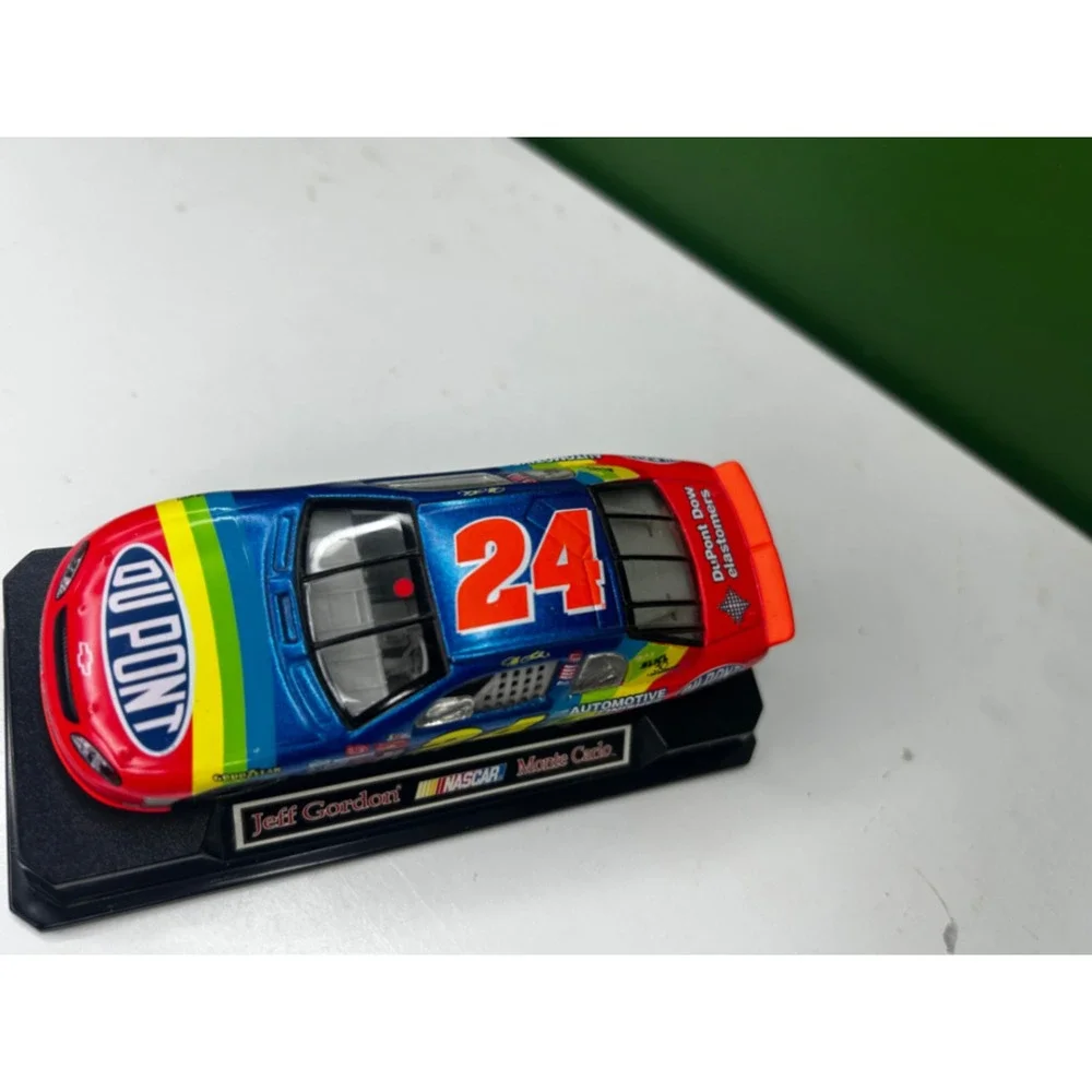 Jeff Gordon 24 DuPont NASCAR Chevrolet Monte Carlo Diecast 1998 Hasbro Display